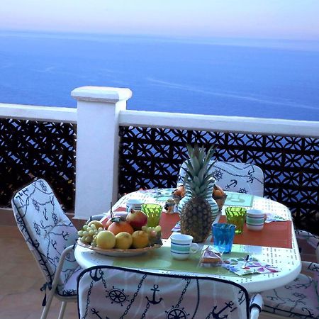 Villa Yellow House Ликата Номер фото